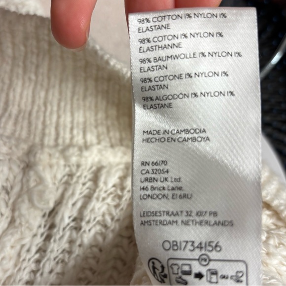 Anthropologie knit sweater size S
Never worn - Picture 3 of 3